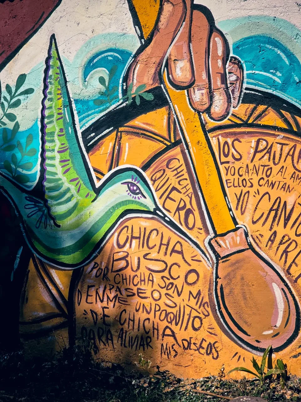 Casa de los Pájaros — Mural del artista Walpac en La Caldera